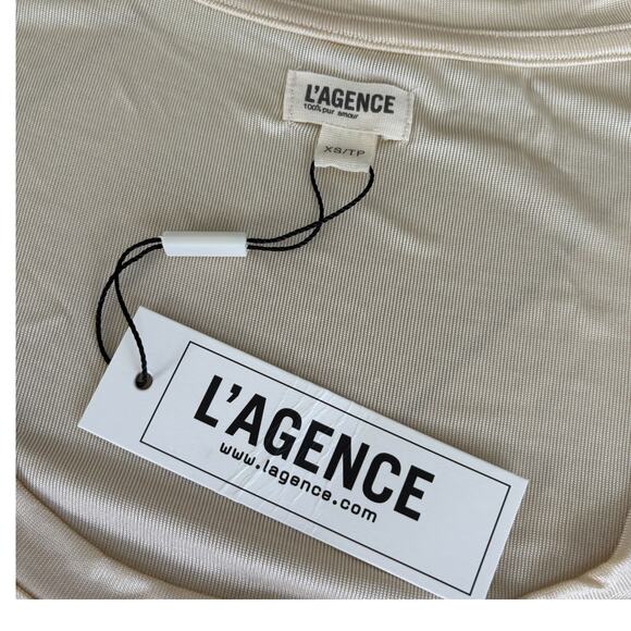 L’AGENCE Felice Top XS Bone Satin Short Sleeve Tee Minimalist Luxury Cream NWT - Picture 3 of 7